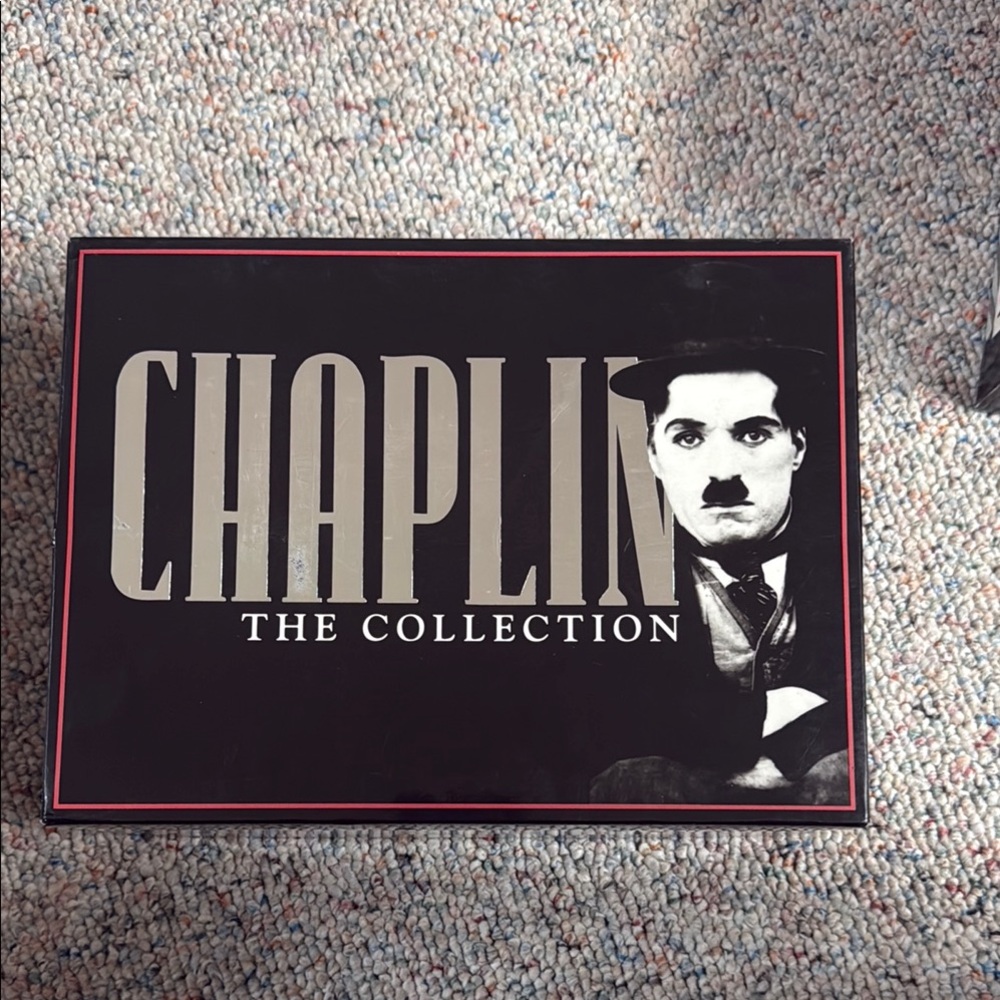 Chaplin Collection Box Set - Black and White - Picture 3 of 3